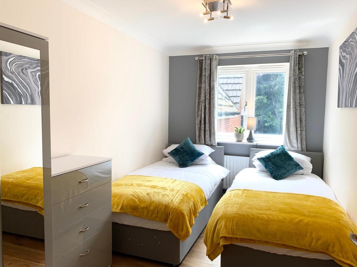 An Entire 2Beds, 2Bathrooms, Free Wifi, Free Parking, Risinghurst, Oxford Eksteriør bilde